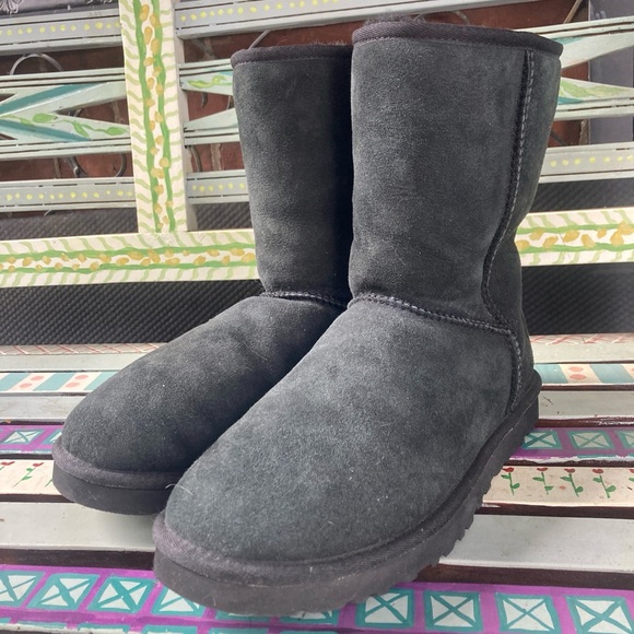 UGG Classic Short 5825 Black Suede Sheepskin Boots Sz 11 - Picture 3 of 10